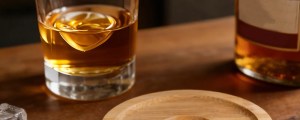 2Pcs Rotating Whiskey Glass Bamboo Coasters Premium Bamboo Spinning Cup Base for Whiskey Tasting Rotation Glass Cup Mat